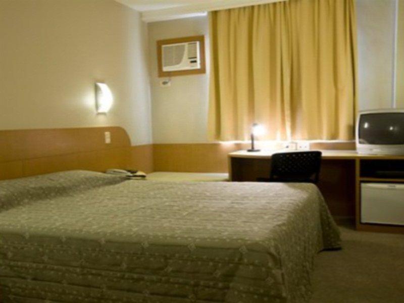 Slim Curitiba Alto Da XV Hotel ภายนอก รูปภาพ