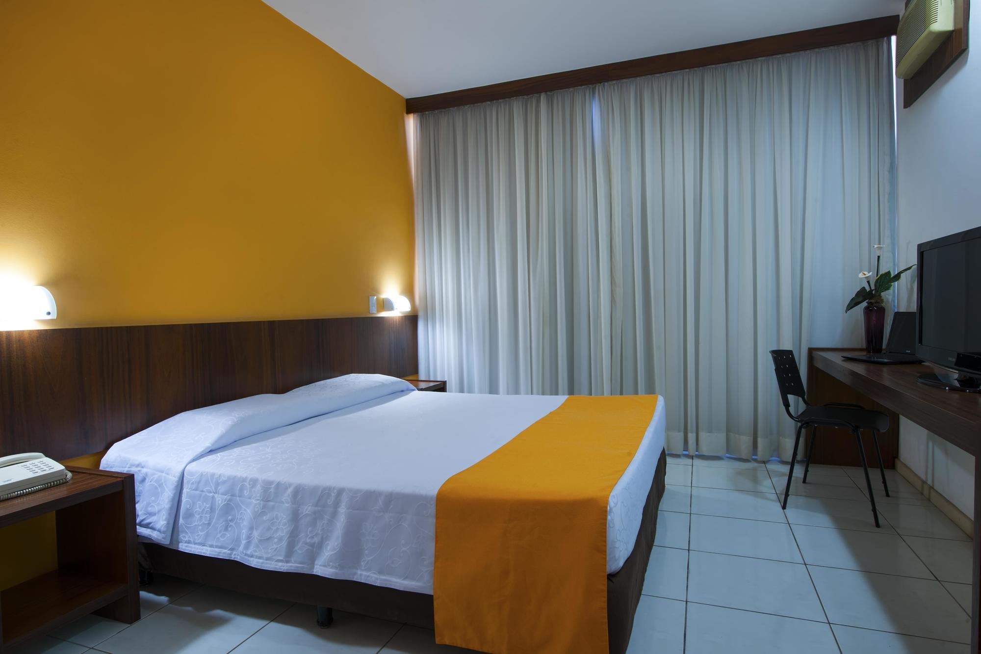 Slim Curitiba Alto Da XV Hotel ภายนอก รูปภาพ