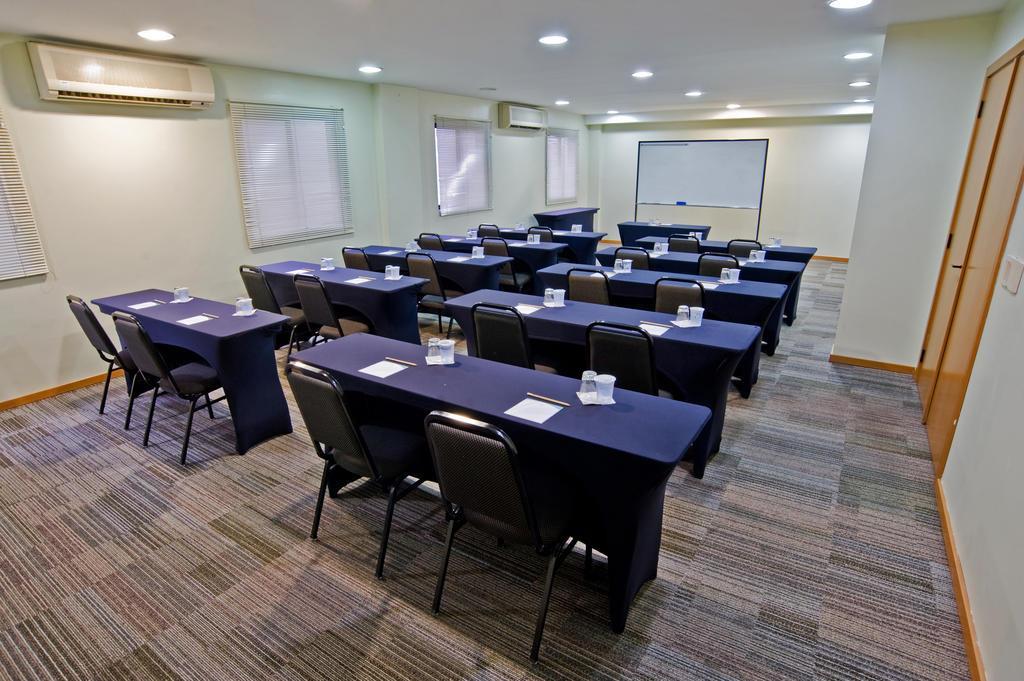 Slim Curitiba Alto Da XV Hotel ภายนอก รูปภาพ