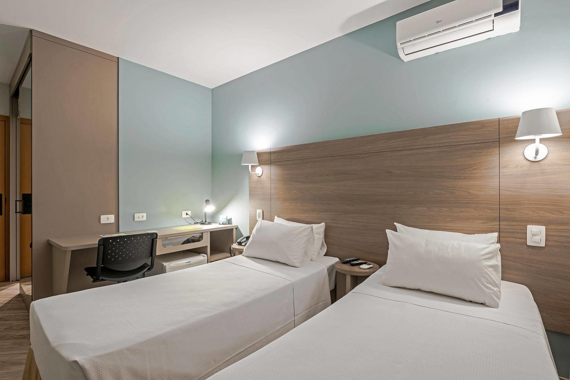 Slim Curitiba Alto Da XV Hotel ภายนอก รูปภาพ