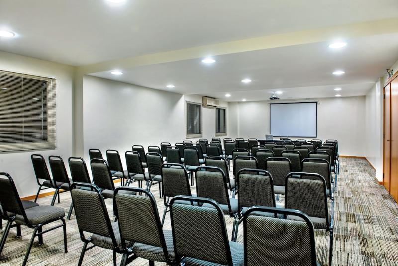 Slim Curitiba Alto Da XV Hotel ภายนอก รูปภาพ